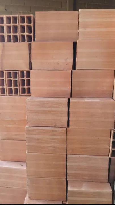 Bloques de terracota apilados